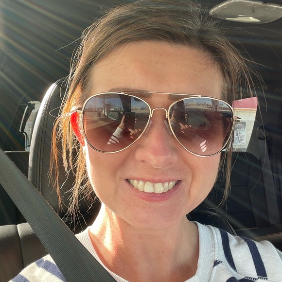 Meet your Posher, Sarah - Picture 1 of 1